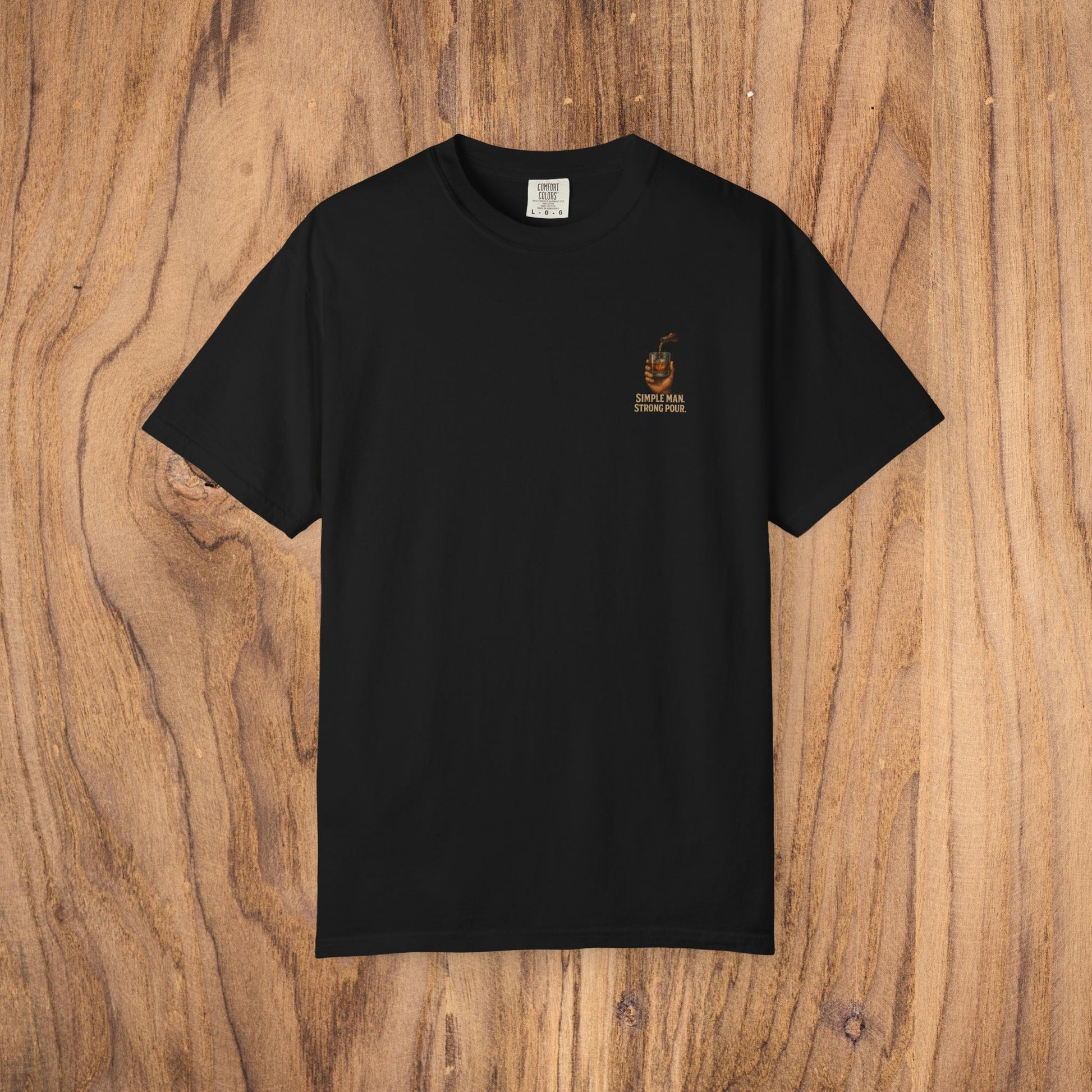 Simple Man Strong Pour T-Shirt in black color, 100% cotton, designed with a classic fit, combining comfort and style for a versatile wardrobe.